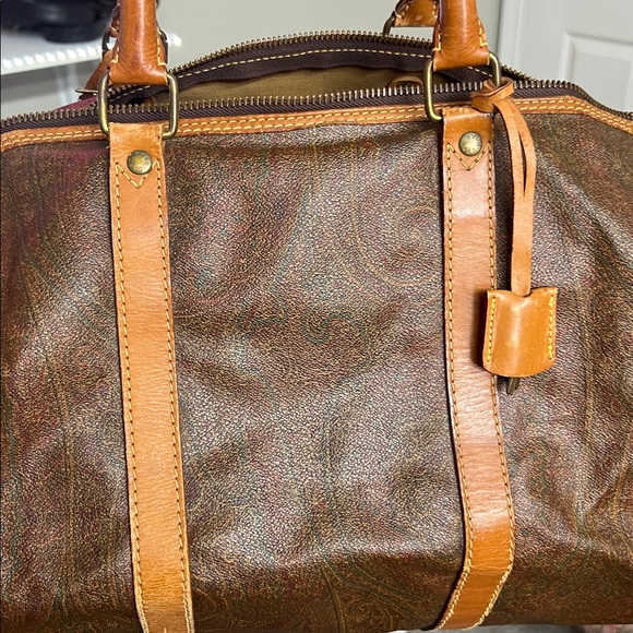 Etro Free - Picture 1 of 1